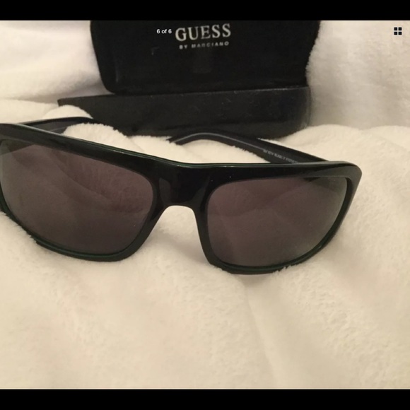 Guess authentic black Sunglasses w/ case and cloth (preloved) - Picture 6 of 6